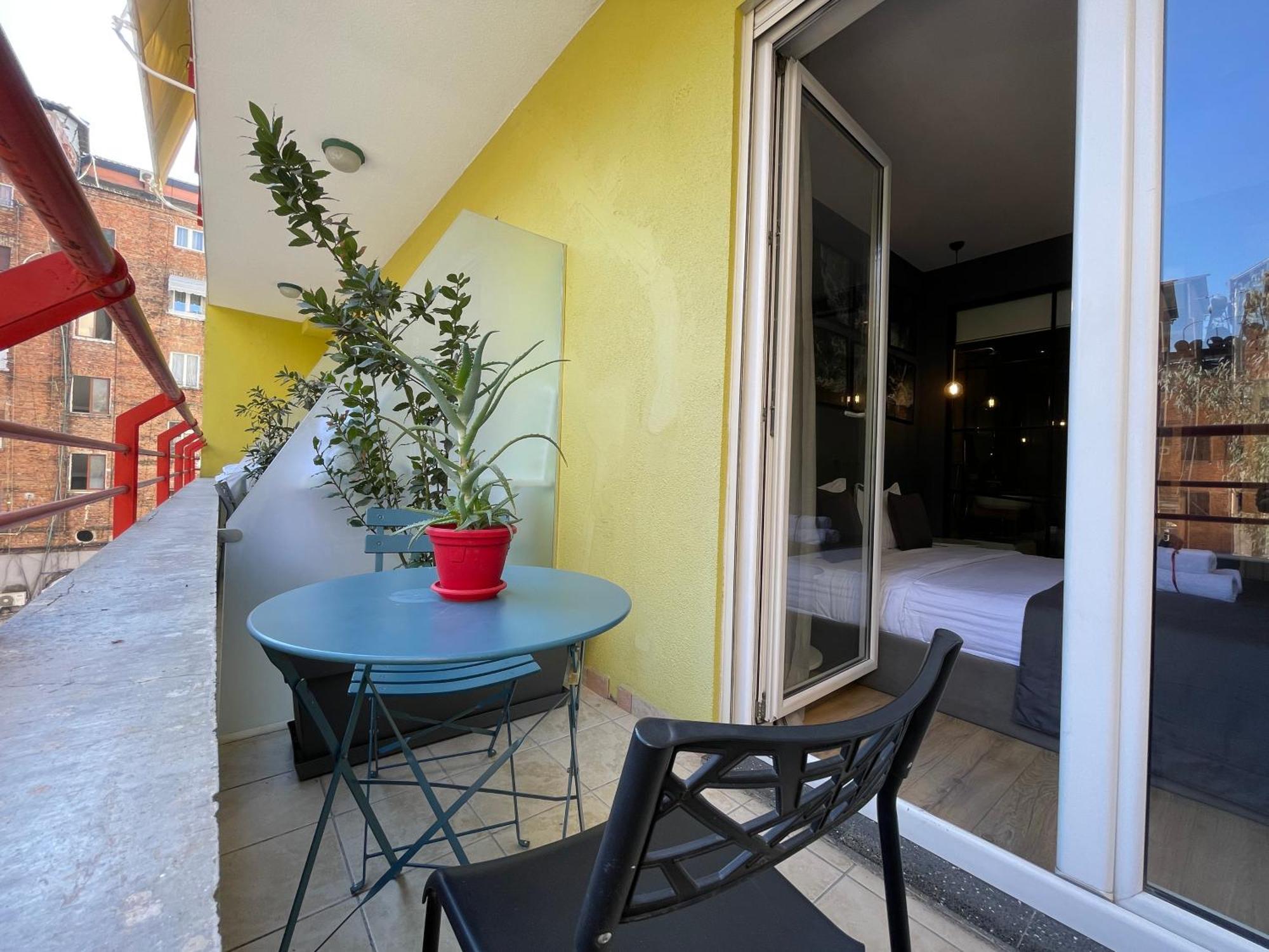 Retreat Apartments Тирана Екстериор снимка